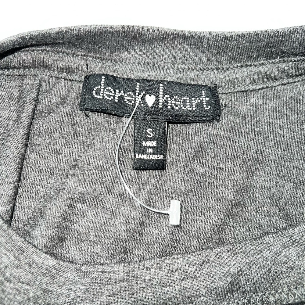 Derek Heart Patriotic Graphic Tee Laces Up The Sides- Charcoal:Crimson-Size S - Picture 8 of 9
